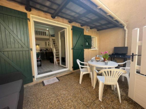 Maison climatisée rénovée, terrasse, 600m Port et 200m plage, parking privé - FR-1-225D-140